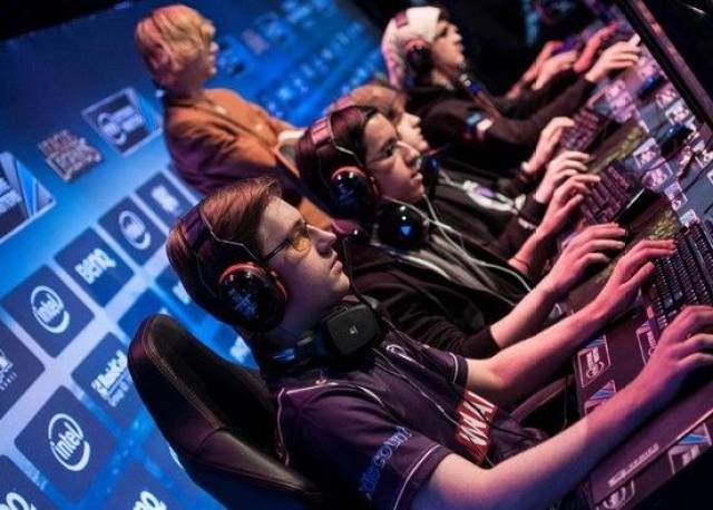 现同样令人 现同样令人