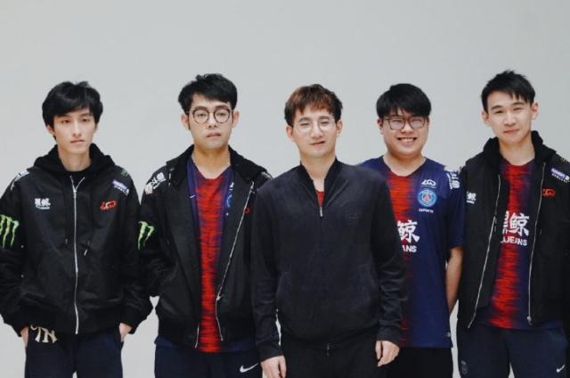 际足坛的顶 际足坛的顶