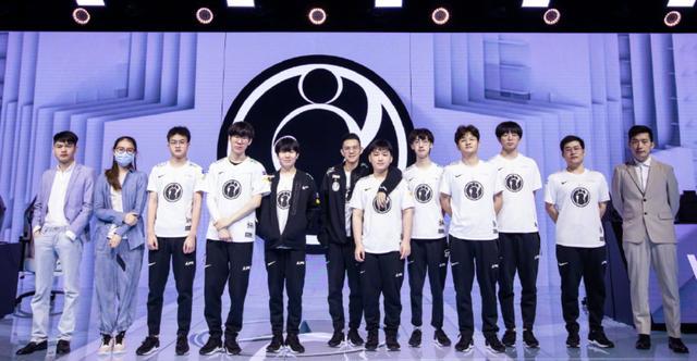 尤其是在老 尤其是在老