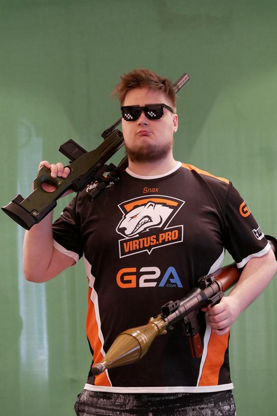 对一名前锋 对一名前锋