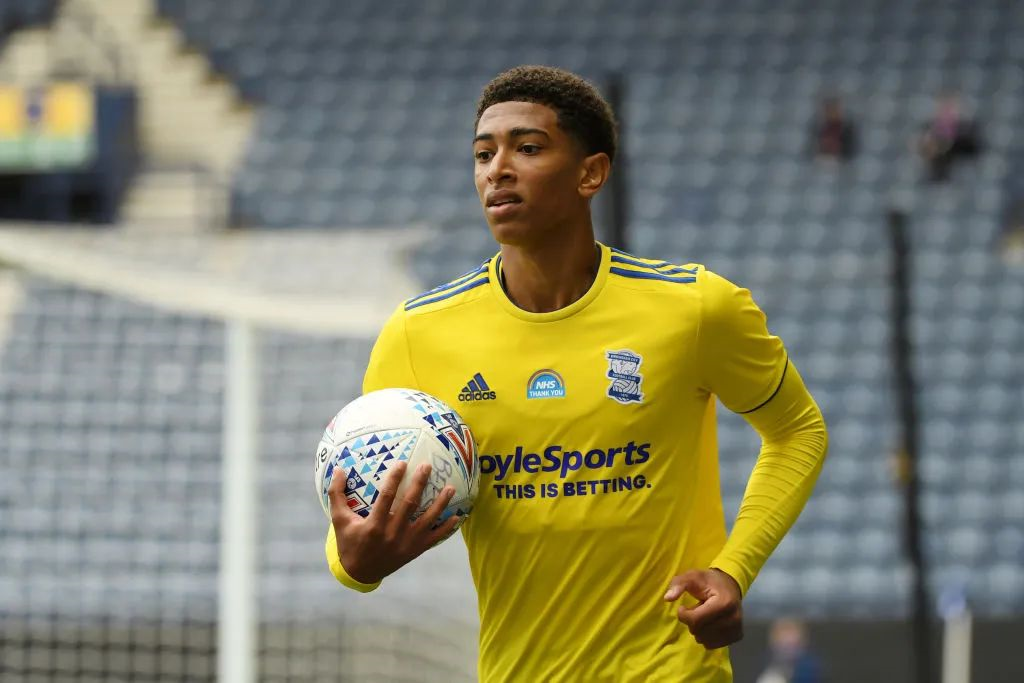 推向前台的 推向前台的